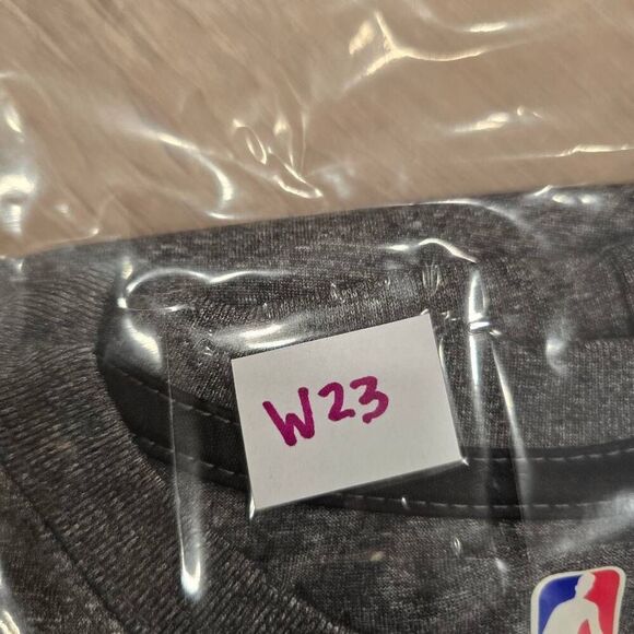 UNK Boston Celtics Basketball NBA Shirt Men's T-Shirt Small Gray Long Sleeve - Picture 7 of 7